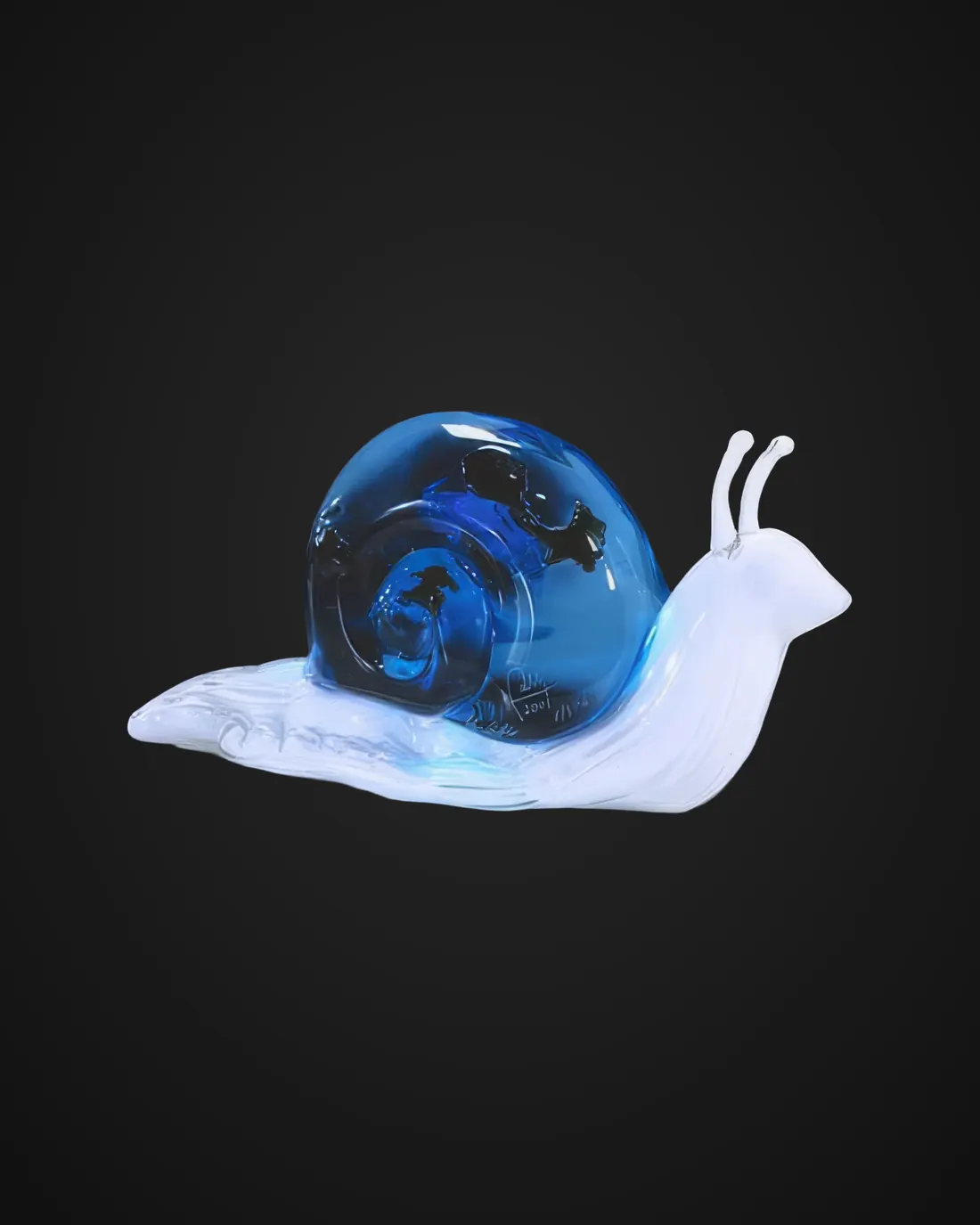 Glass sculpture by Vania Galli: blue and white snail