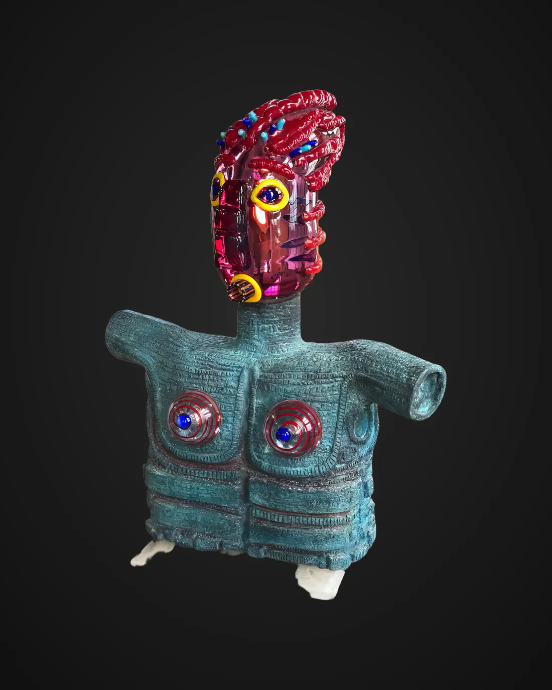 Glass sculpture by Alfredo Sosabravo: green bust with red face